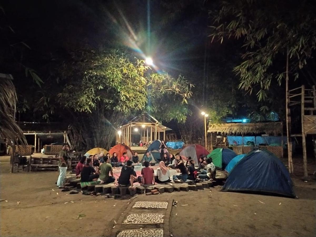 Kebon Pring Floating Resort & Market Bantul Exteriör bild