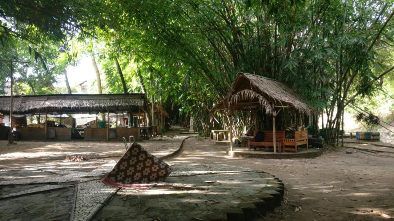 Kebon Pring Floating Resort & Market Bantul Exteriör bild